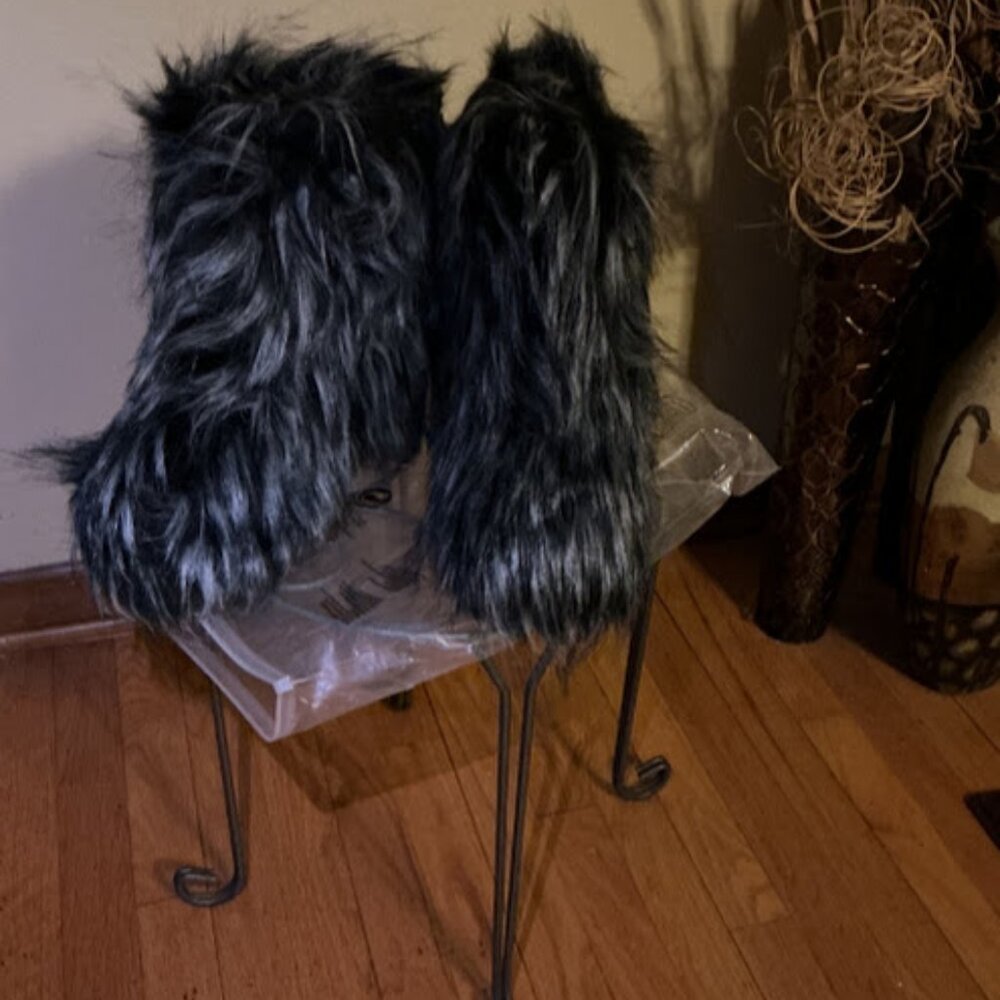 Black & gray furry stylish booties